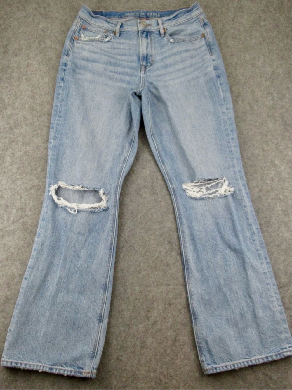 American Eagle | 90s Bootcut Jeans | Distressed Light Wash Denim | Women’s 8